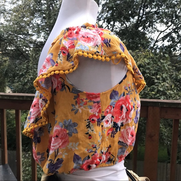 Ambiance Crop Top Floral Print Blouse Top - Picture 3 of 7